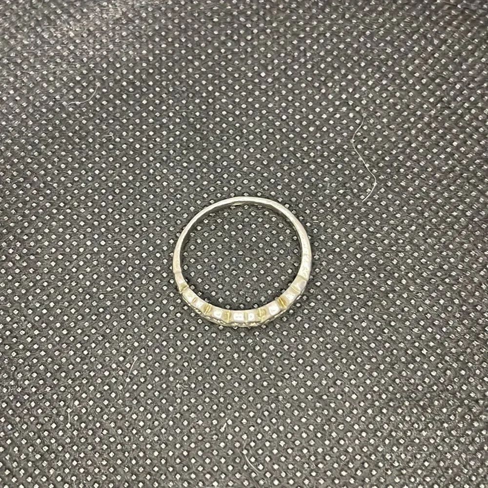 Small metal ring   - Picture 2 of 5